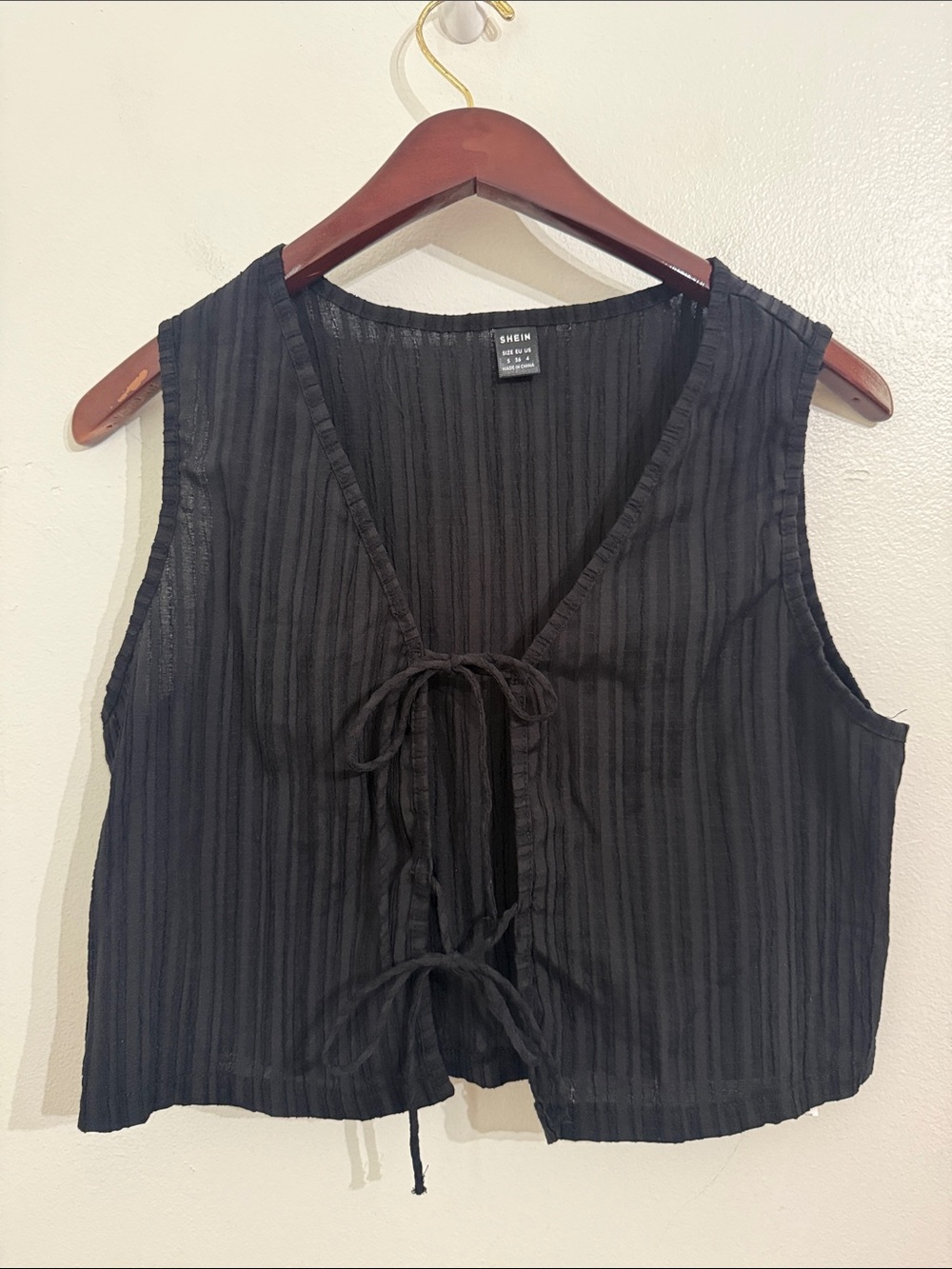 SHEIN Black Sleeveless Tie-Front V-Neck Cropped Top Small Sheer